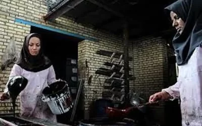 زنی تنها در مقابلِ اخراج/ حتی …